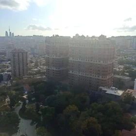 In Baku 225.0 m² apartment is for sale - Image 9
