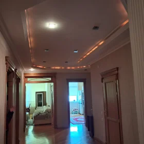 In Baku 150.0 m² apartment is for sale - Image 8