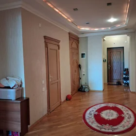 In Baku 150.0 m² apartment is for sale - Image 10