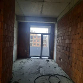 In Baku 195.0 m² apartment is for sale - Image 3