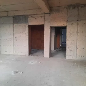 In Baku 195.0 m² apartment is for sale - Image 5