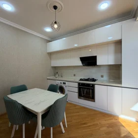 In Baku 70.0 m² apartment is for rent - Image 3