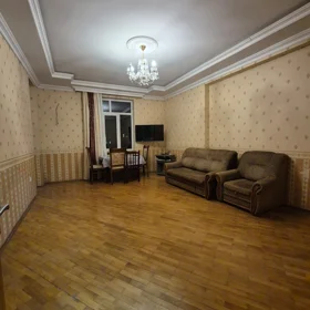 In Baku 90.0 m² apartment is for sale - Image 3