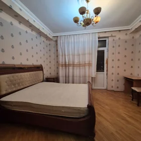 In Baku 90.0 m² apartment is for sale - Image 4