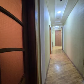 In Baku 90.0 m² apartment is for sale - Image 9