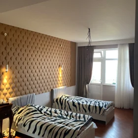 In Baku 131.0 m² apartment is for sale - Image 9