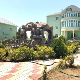 In Binəqədi rayonu 1150.0 m² house with 7.0 rooms is for sale - Image 3