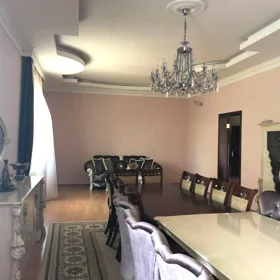In Binəqədi rayonu 1150.0 m² house with 7.0 rooms is for sale - Image 6