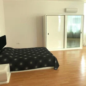 In Binəqədi rayonu 1150.0 m² house with 7.0 rooms is for sale - Image 9