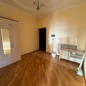 In Baku 60.0 m² apartment is for rent - Image 2
