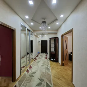 In Baku 140.0 m² apartment is for sale - Image 8