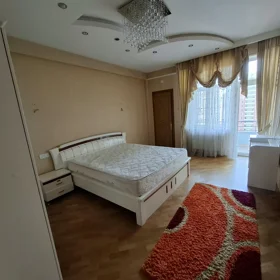 In Baku 140.0 m² apartment is for sale - Image 10