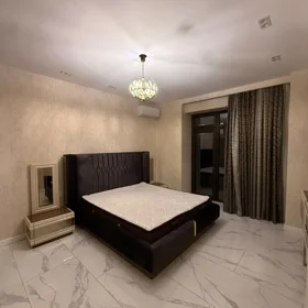 In Baku 148.0 m² apartment is for rent - Image 3
