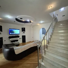 In Baku 115.0 m² apartment is for rent - Image 5