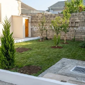In Suraxanı rayonu 140.0 m² house with 3.0 rooms is for sale - Image 2