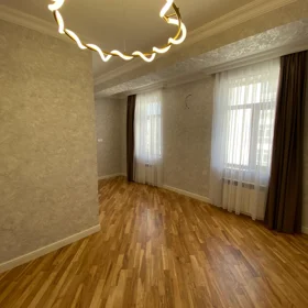 In Baku 92.0 m² apartment is for sale - Image 2