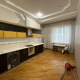 In Baku 90.0 m² apartment is for rent - Image 2