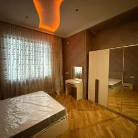In Baku 90.0 m² apartment is for rent - Image 3
