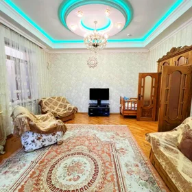 In Rəsulzadə qəsəbəsi 500.0 m² house with 7.0 rooms is for sale - Image 3