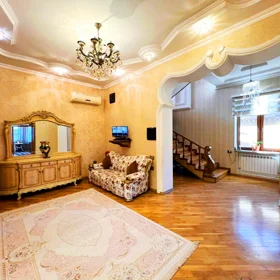 In Rəsulzadə qəsəbəsi 500.0 m² house with 7.0 rooms is for sale - Image 4