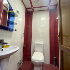 In Baku 103.0 m² apartment is for sale - Image 3