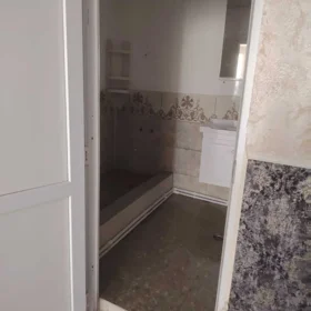 In Baku 100.0 m² apartment is for rent - Image 8
