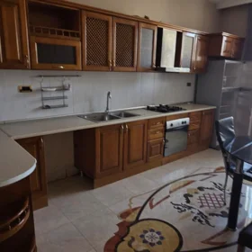 In Baku 200.0 m² apartment is for sale - Image 4