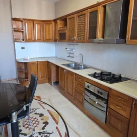 In Baku 200.0 m² apartment is for sale - Image 5