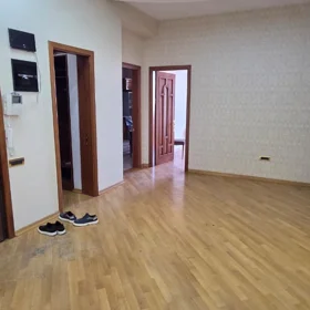 In Baku 200.0 m² apartment is for sale - Image 8