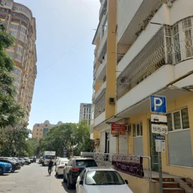 In Baku 203.0 m² apartment is for sale - Image 5