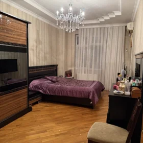 In Baku 203.0 m² apartment is for sale - Image 9