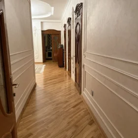 In Baku 203.0 m² apartment is for sale - Image 10