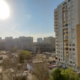 In Baku 185.0 m² apartment is for sale - Image 3