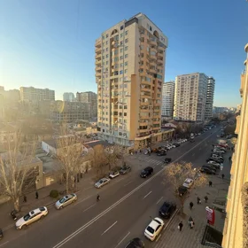 In Baku 185.0 m² apartment is for sale - Image 8