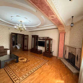 In Baku 135.0 m² apartment is for rent - Image 3