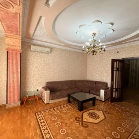 In Baku 135.0 m² apartment is for rent - Image 4