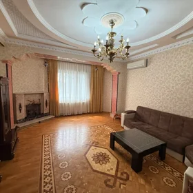 In Baku 135.0 m² apartment is for rent - Image 5