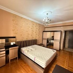 In Baku 135.0 m² apartment is for rent - Image 6