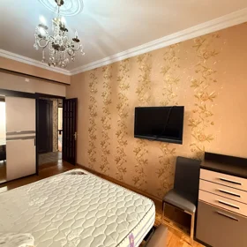 In Baku 135.0 m² apartment is for rent - Image 8