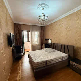 In Baku 135.0 m² apartment is for rent - Image 9