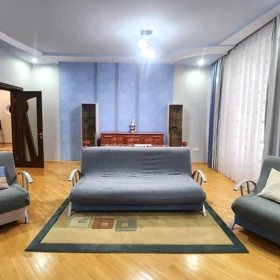 In Baku 220.0 m² apartment is for rent - Image 6