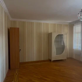 In Khirdalan 110.0 m² apartment is for sale - Image 3