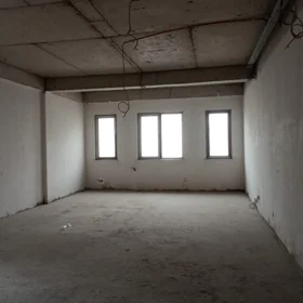In Baku 305.0 m² apartment is for sale - Image 3