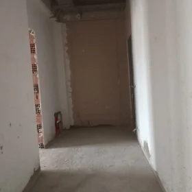 In Baku 305.0 m² apartment is for sale - Image 6
