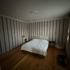 In nan 165.0 m² house with 5.0 rooms is for sale - Image 6