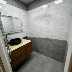 In Baku 80.0 m² apartment is for sale - Image 5