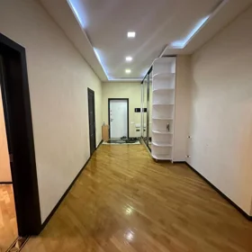 In Baku 140.0 m² apartment is for rent - Image 4