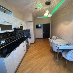 In Baku 140.0 m² apartment is for rent - Image 9