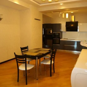 In Baku 270.0 m² apartment is for rent - Image 6
