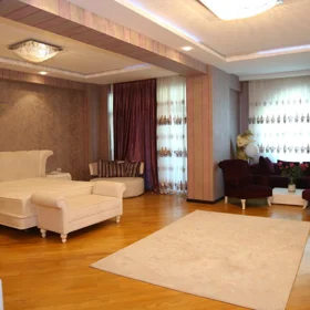 In Baku 270.0 m² apartment is for rent - Image 8
